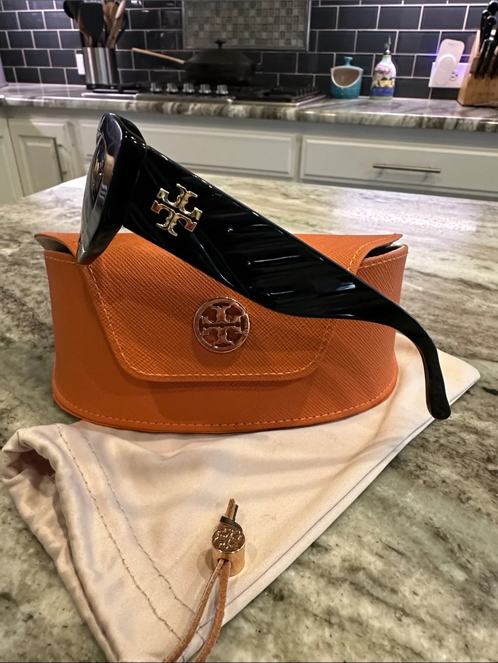 Tory Burch Kira Black Cat Eye Sunglasses w/ Case & Cloth